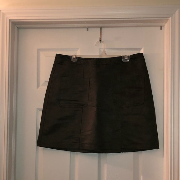 Old Navy Dresses & Skirts - Old Navy Suede Mini Skirt w/Pockets!